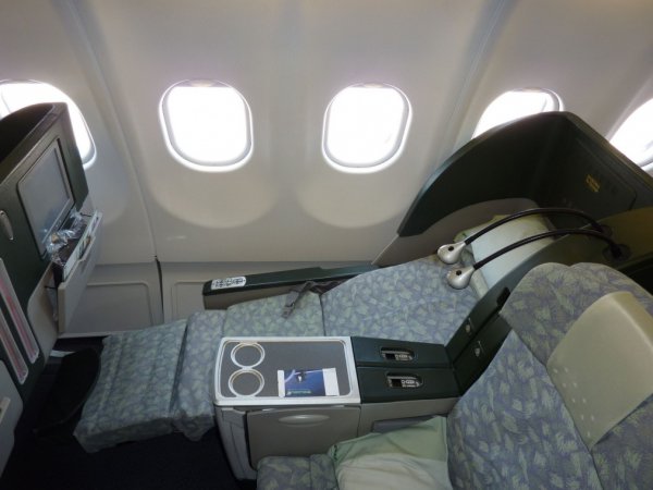 EVA Air Business TPE-HKG_ 28.jpg EVA Air Business TPE-HKG_ 28.jpg