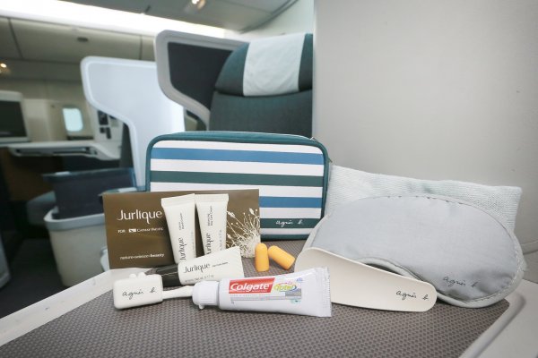 JCL amenity kit_01.jpg JCL amenity kit_01.jpg
