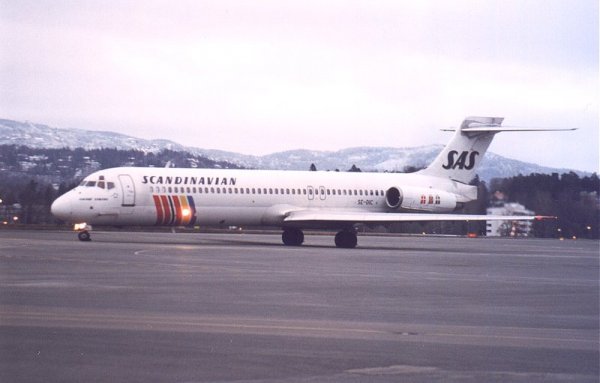 SAS MD-87 SE-DIC_2.jpg