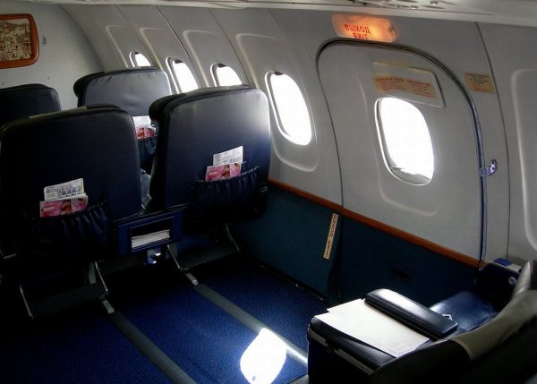 Aeroflot_Tu154_BusinessClass.jpg