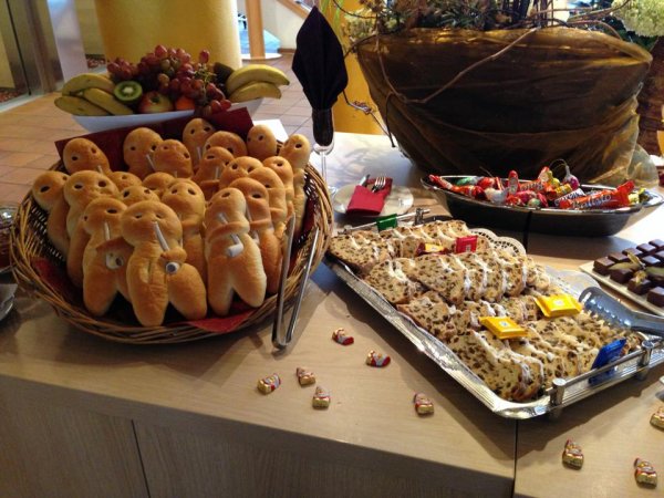 Sankt Nikolaus och Stollen.jpg