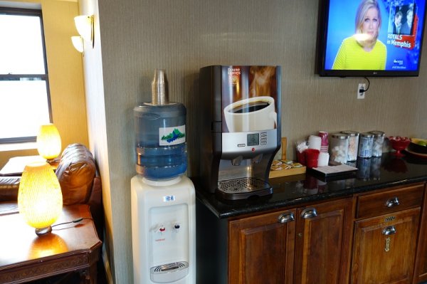 lounge2.jpg