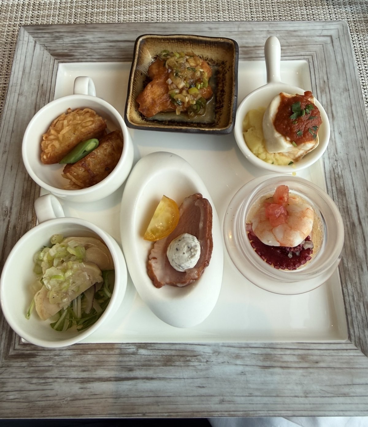Intercon Strings canape.jpg