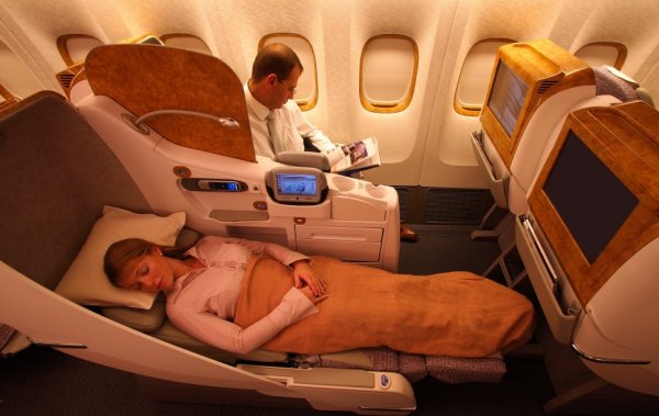 Emirates Business class B777.jpg