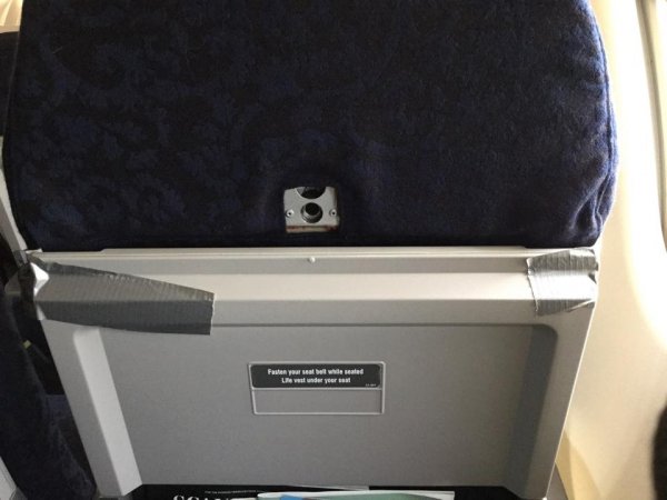 tray_table_1.jpg