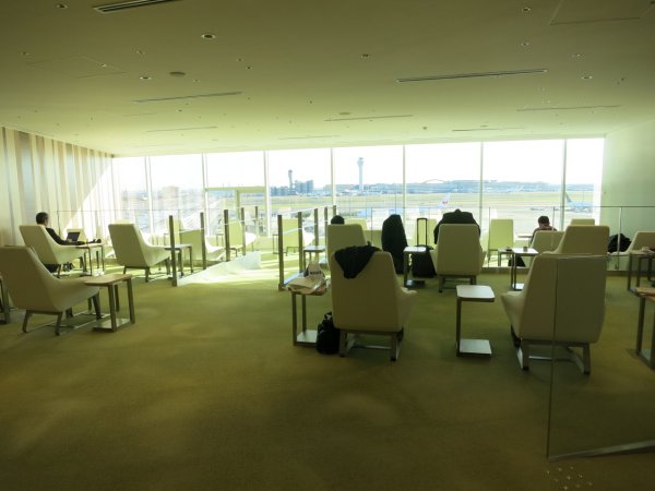 JAL Sky View Lounge utrikes, Tokyo Haneda - 02 LOUNGE, 04.JPG
