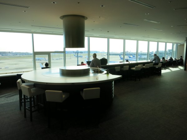 JAL Sky View Lounge utrikes, Tokyo Haneda - 02 lounge, 19.JPG