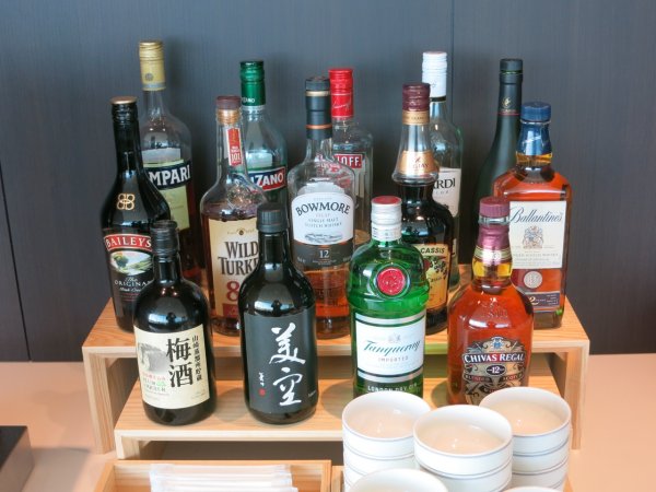 JAL Sky View Lounge utrikes, Tokyo Haneda - 04 dining, 04.JPG JAL Sky View Lounge utrikes, Tokyo Haneda - 04 dining, 04.JPG