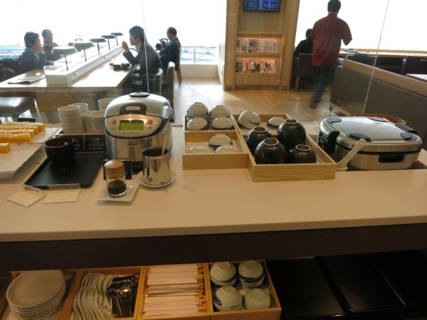 JAL Sky View Lounge utrikes, Tokyo Haneda - 04 dining, 09.JPG JAL Sky View Lounge utrikes, Tokyo Haneda - 04 dining, 09.JPG