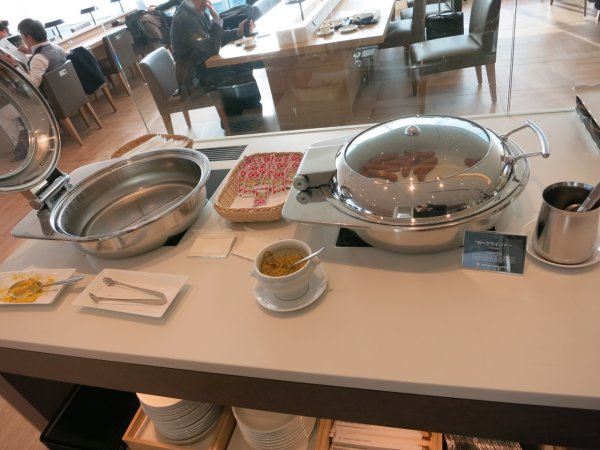 JAL Sky View Lounge utrikes, Tokyo Haneda - 04 dining, 11.JPG JAL Sky View Lounge utrikes, Tokyo Haneda - 04 dining, 11.JPG