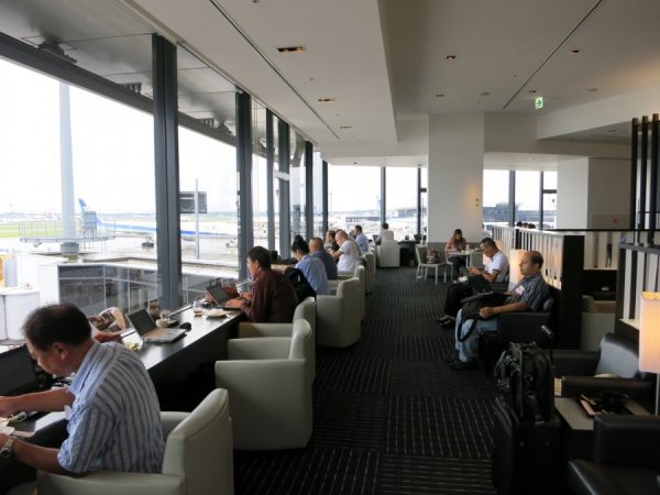 ANA Business Lounge NRT T1 Satellite 5, 02 Lounge, 05.JPG