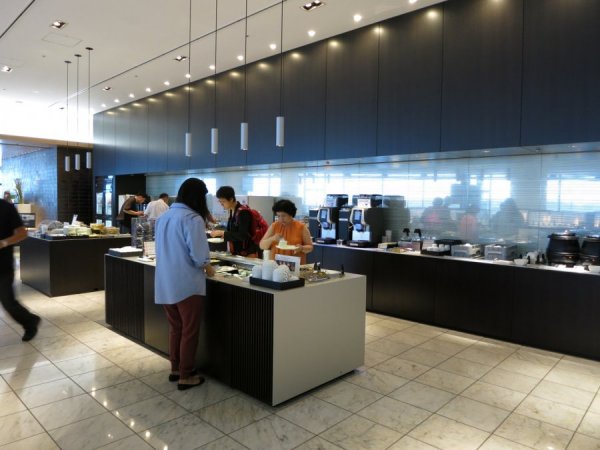 ANA Business Lounge NRT T1 Satellite 5, 03 Dining, 01.JPG