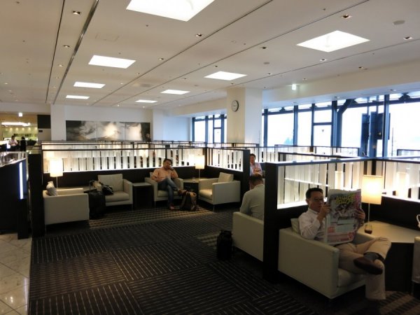 ANA Business Lounge NRT T1 Satellite 5, 03 Dining, 04.JPG