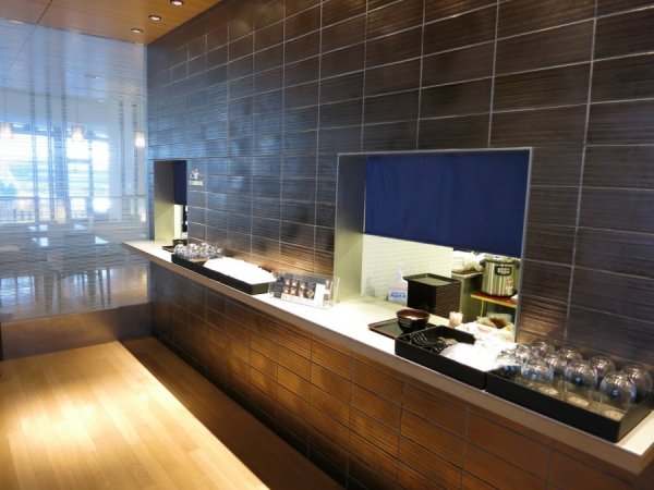 ANA Business Lounge NRT T1 Satellite 5, 03 Dining, 05.JPG