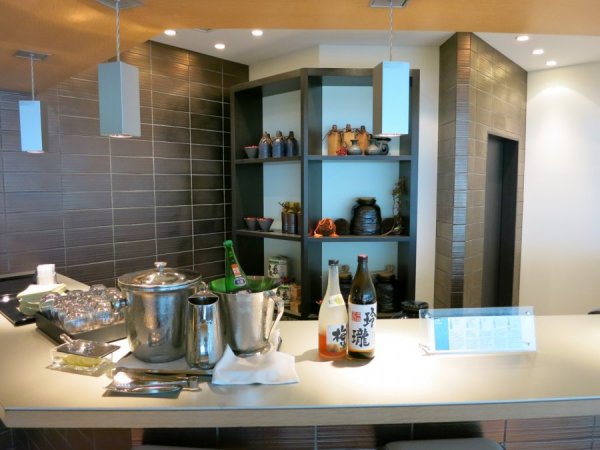 ANA Business Lounge NRT T1 Satellite 5, 07 Sake bar, 02.JPG