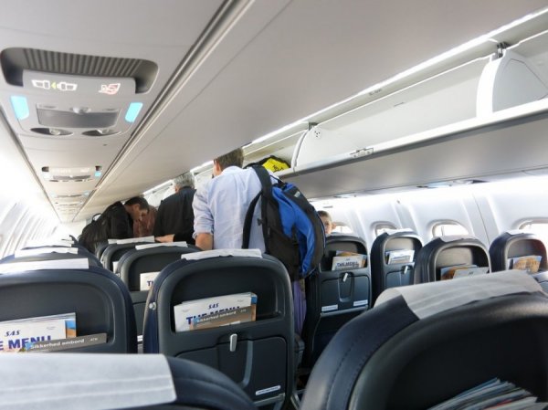SAS HAM-CPH Jettime ATR-72, 01.jpg