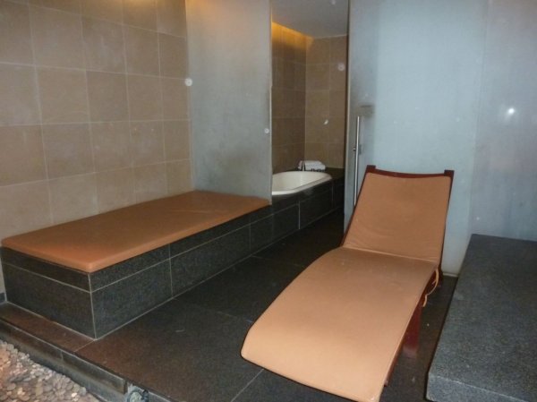 Hong Kong, CX The Wing, First_11.jpg Hong Kong, CX The Wing, First_11.jpg