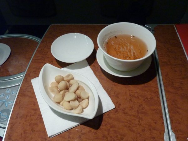 Dragonair First class, HKG-PEK_06.jpg