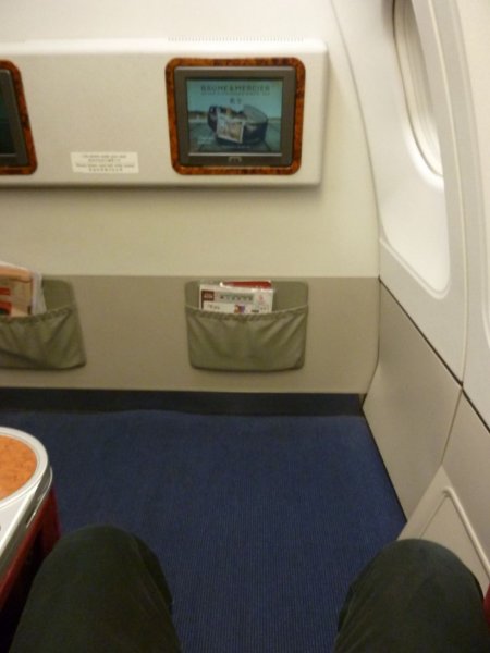 Dragonair First class, HKG-PEK_09.jpg Dragonair First class, HKG-PEK_09.jpg