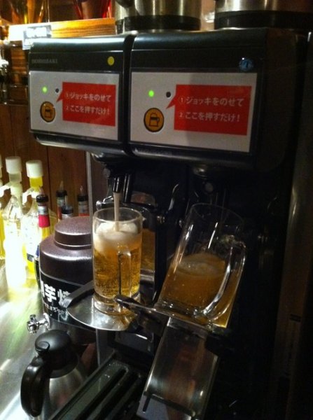 Beer_server01.jpg Beer_server01.jpg