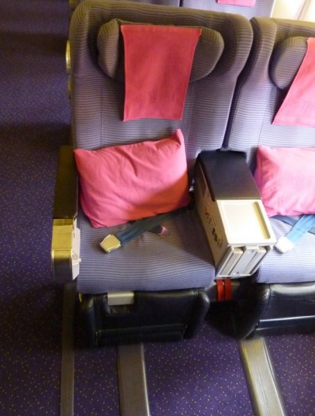 THAI Premium Economy B747_03.jpg