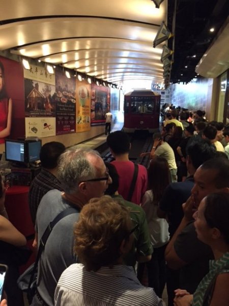 Victoria Peak tram.JPG
