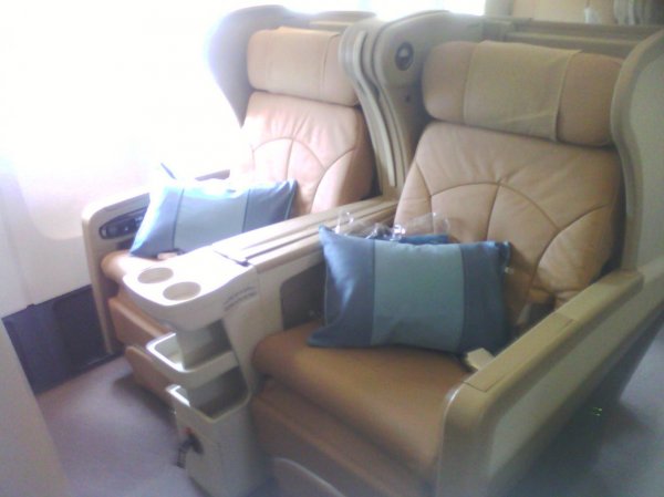 Singapore Airlines_Regional Business class 01.jpg