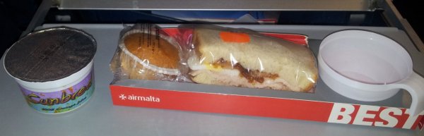 KM_Utspisning.jpg KM_Utspisning.jpg