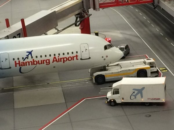 Hamburg pushback.jpg