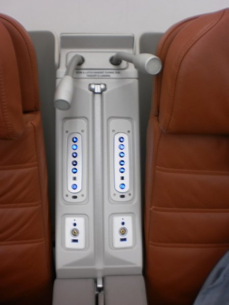 SriLankan Airlines Business Class A340_011.jpg SriLankan Airlines Business Class A340_011.jpg