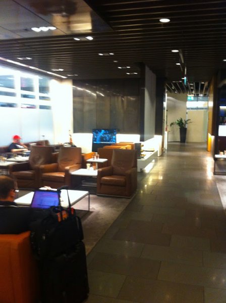 lounge1.jpg