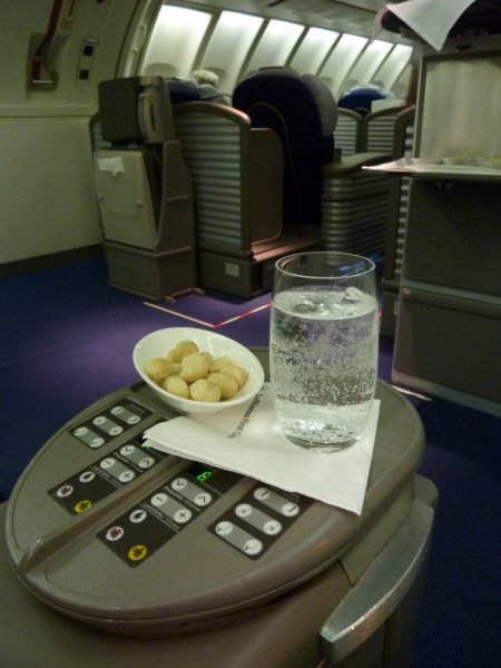 Lufthansa First class KUL-BKK_06.jpg