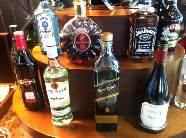 OZ F lounge.jpg