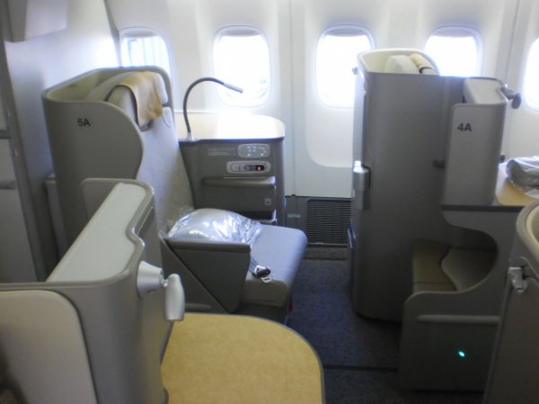 Asiana Airlines Quadra Smartium 01.jpg