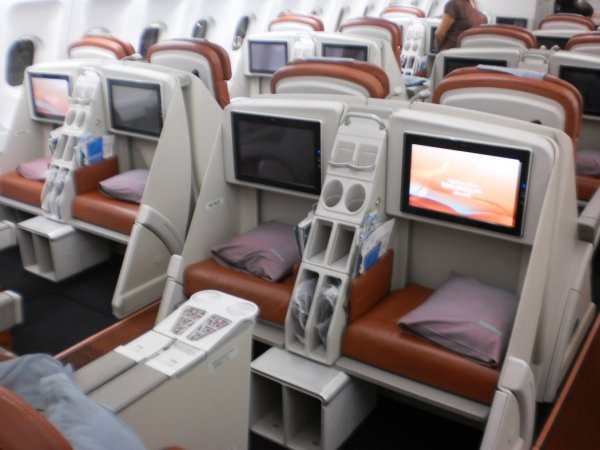 SriLankan Airlines Business Class A340_008.jpg SriLankan Airlines Business Class A340_008.jpg