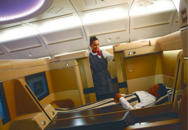 Etihad Airways First_class_bed.jpg