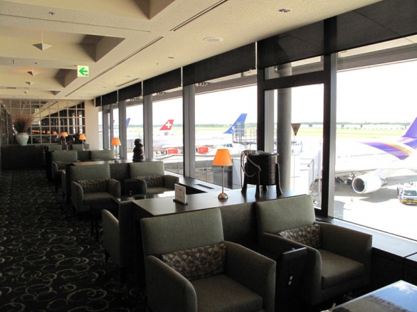 United First class lounge NRT_02.jpg