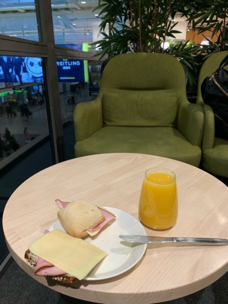lounge.jpeg lounge.jpeg