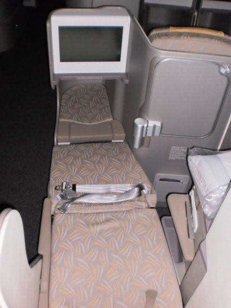 Asiana Airlines Quadra Smartium seat_51.jpg