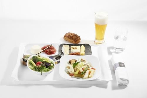 Lufthansa F&B.jpg Lufthansa F&B.jpg