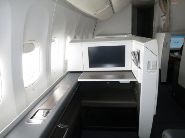 Air China First class 77W_03.jpg Air China First class 77W_03.jpg