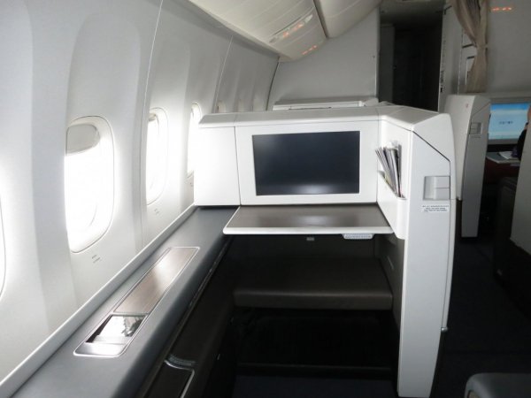 Air China First class 77W_03.jpg