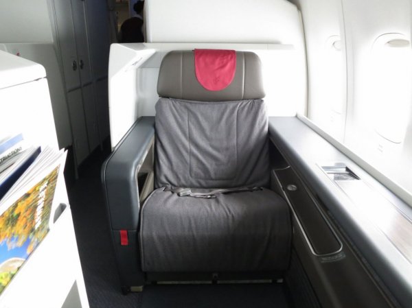Air China First class 77W_04.jpg Air China First class 77W_04.jpg