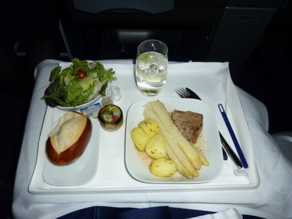 Lufthansa Business class FRA-PVG_14.jpg