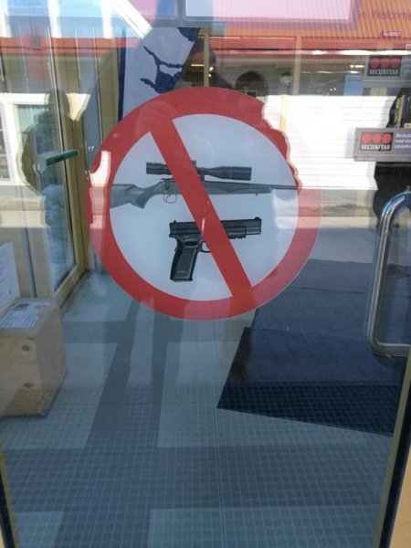 Inga vapen på Coop tack!.jpg