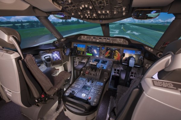 787-pilot-training.jpg