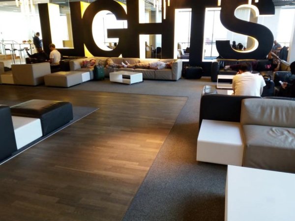 LufthansaSenatorLoungeFrankfurtAirport2.jpg