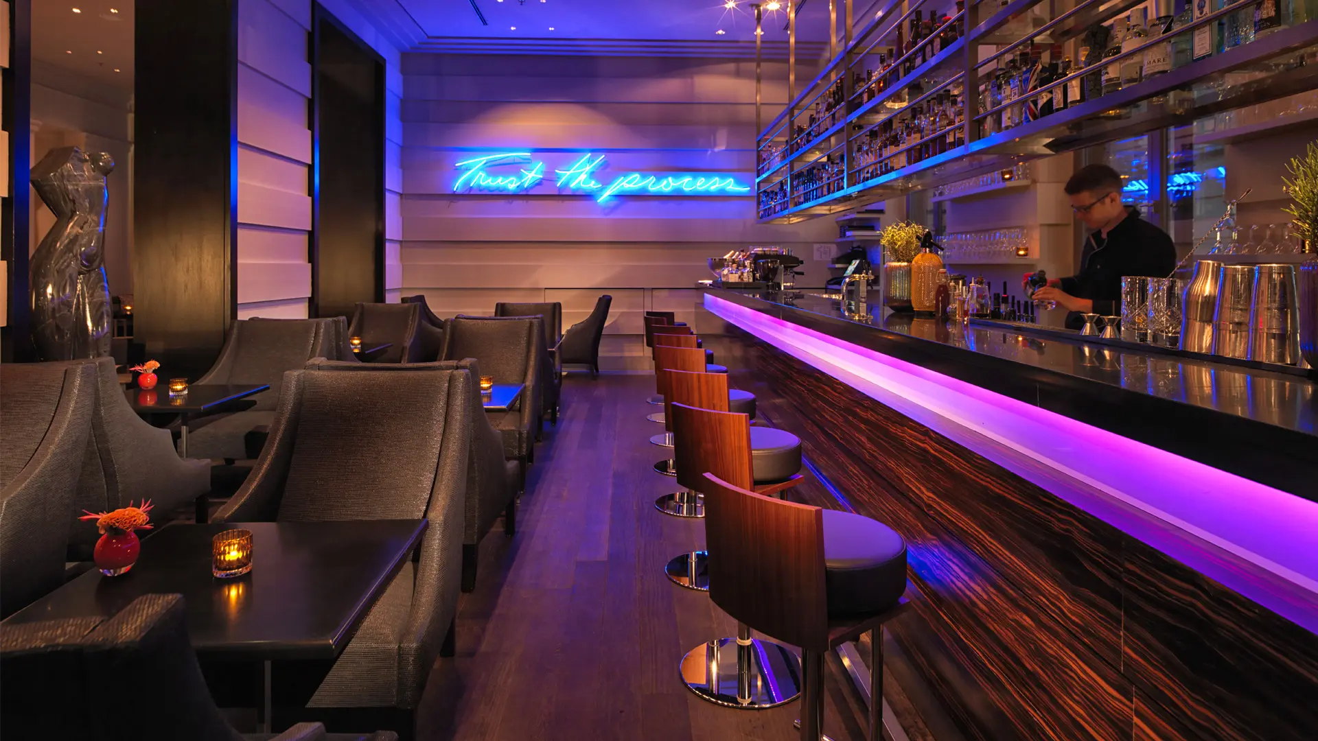 the bar at Hotel de Rome